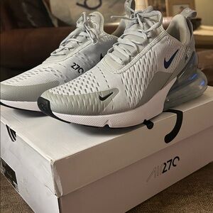 New w/ box Nike Air Max 270 Men's Sneakers - Light Gray and Black